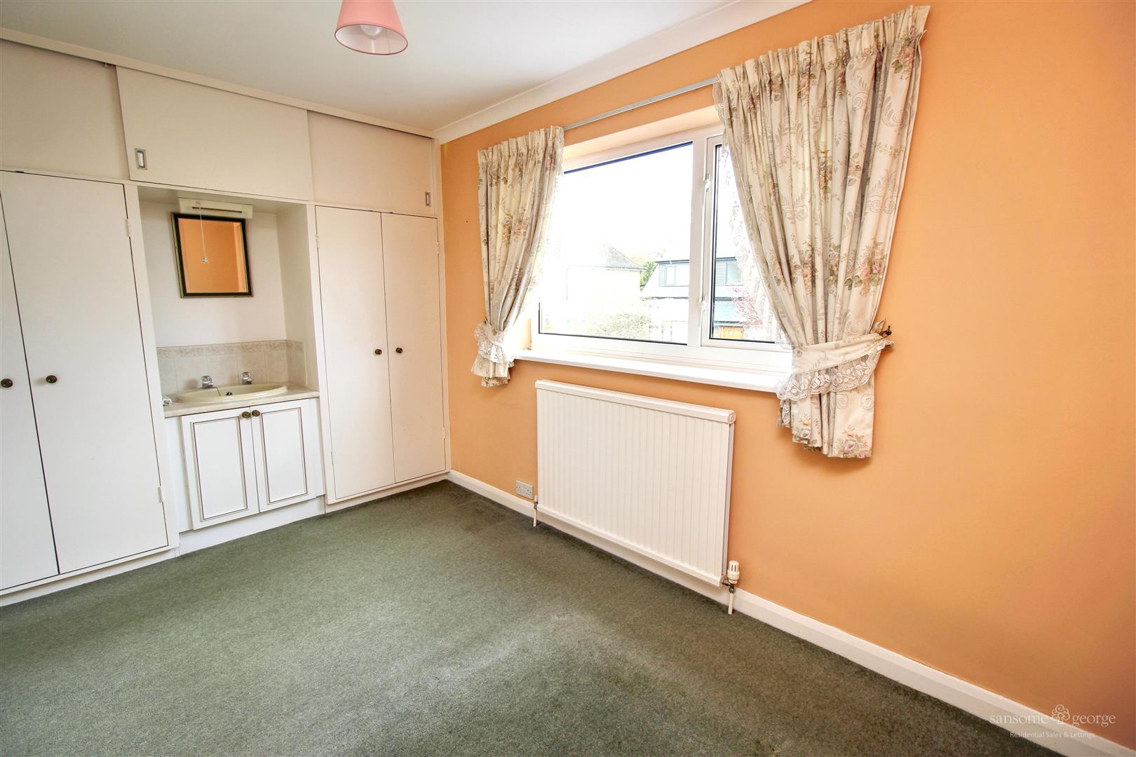 Hillview Close, Tilehurst, Reading